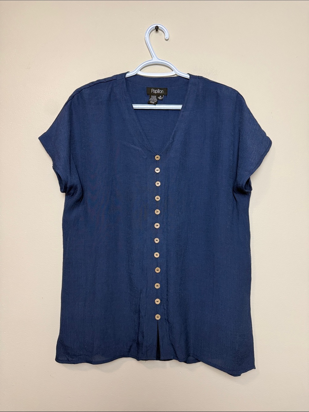 Papillon Navy Button-Front V-Neck Short Sleeve Top size M